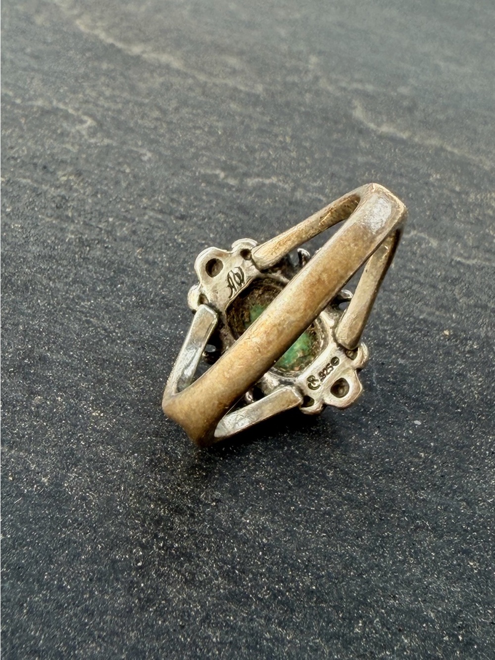 925 Ring with Green Oval Stone - Women Jewelry - Picture 3 of 4